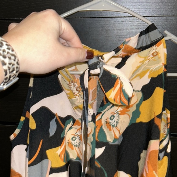 Cold shoulder blouse - Picture 4 of 4